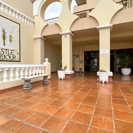 Korallia Castle Harbour Apartamento *